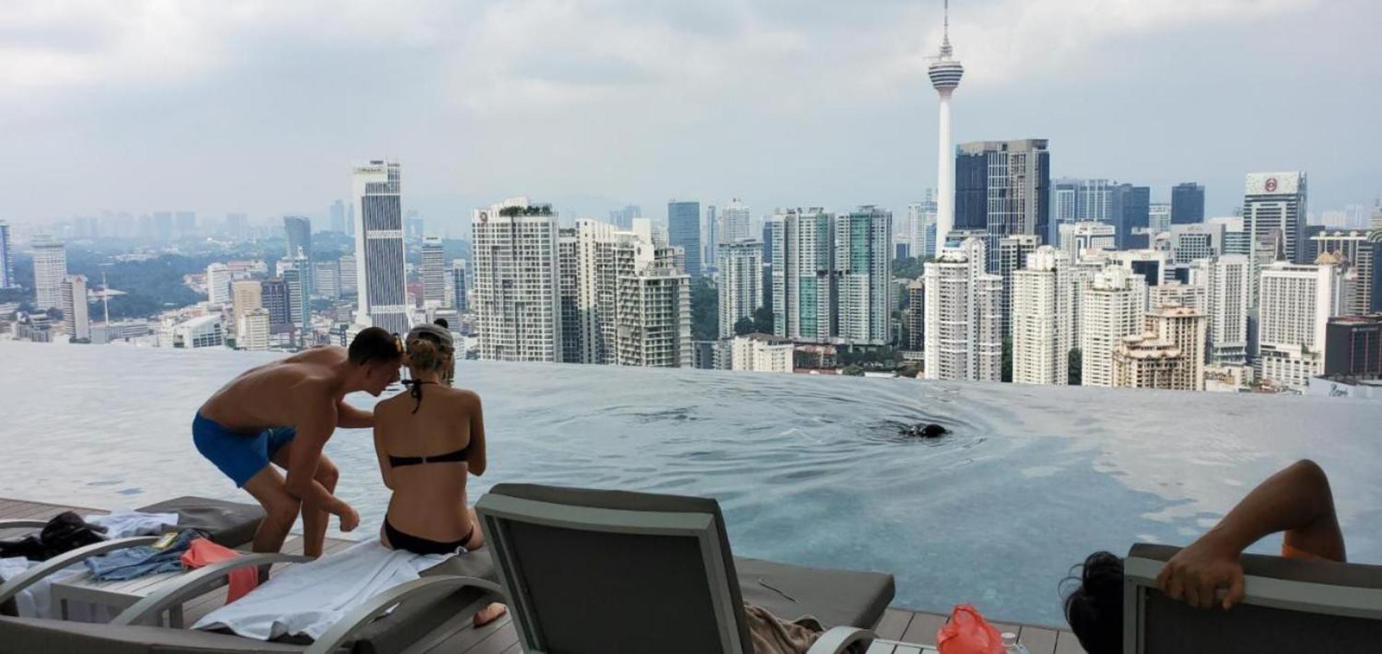 Lotus Infinity Pool At Lucentia Apartment Kuala Lumpur Exterior photo